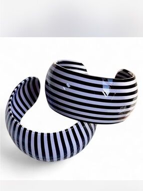 Retro Striped Black & White Resin Cuff Bangle Bracelet Set